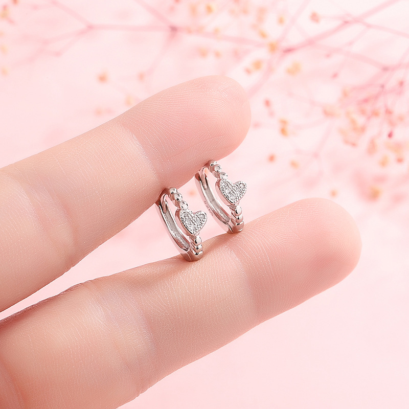 s925純銀韓版鑲鑽愛心耳圈女簡約耳扣精緻小巧心形耳圈高級感耳飾