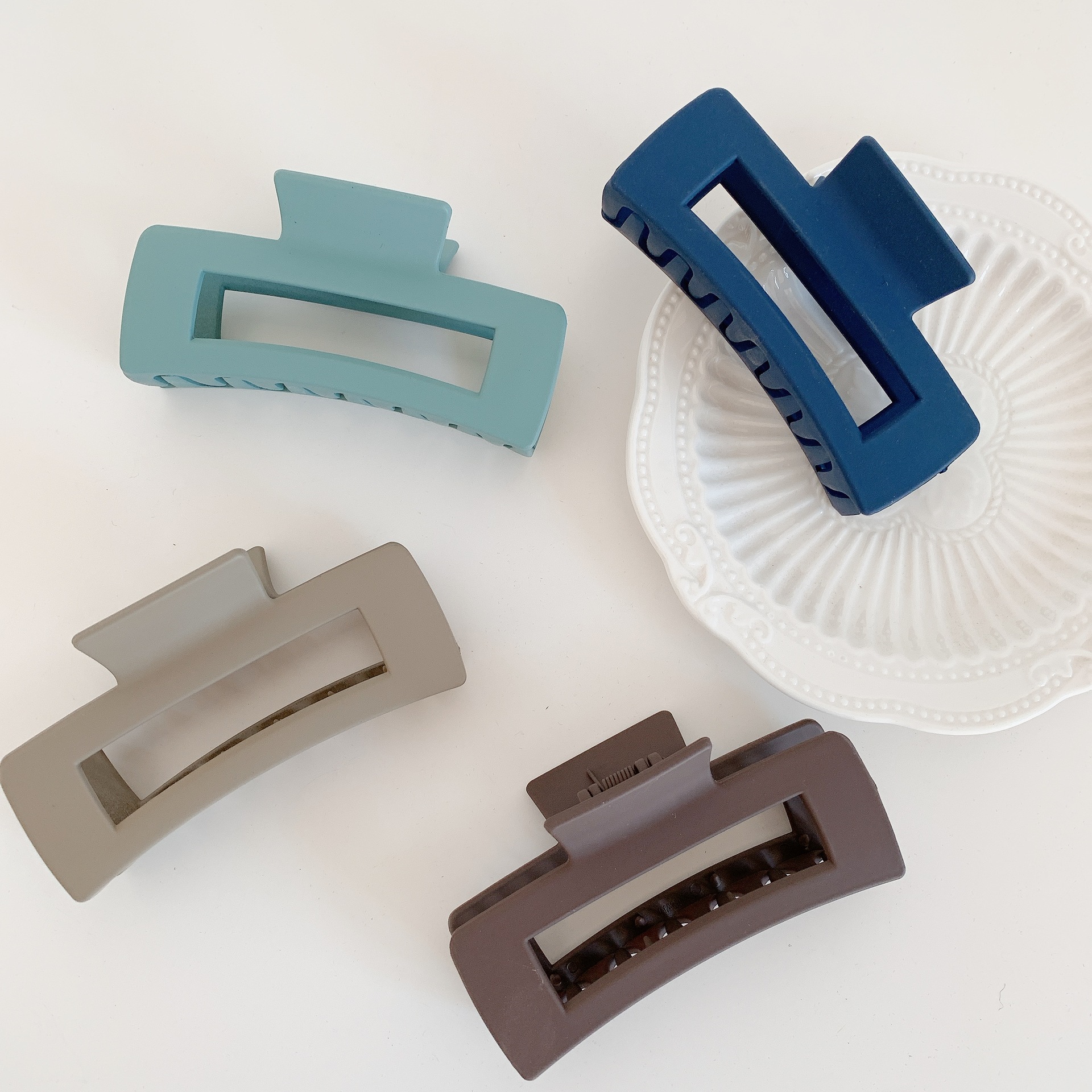 large grip clip Korean bath plate hair clip claw clip back head shark clip matte plastic hair grip wholesale_voghion.com