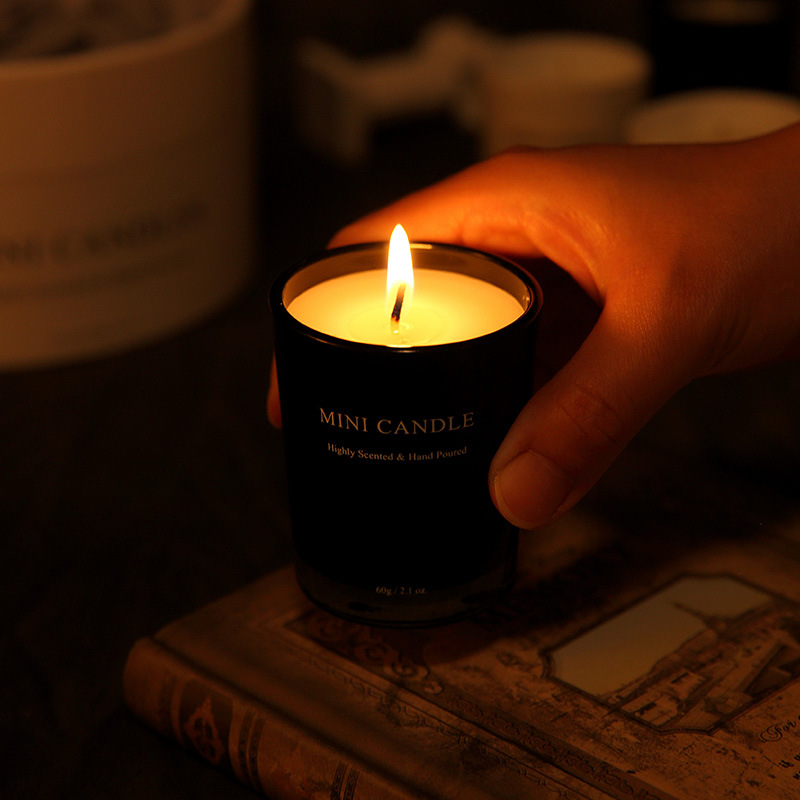 Classic film and television aromatherapy candle creative candle birthday bedroom soy wax smoke-free suit aromatherapy candle gift box
