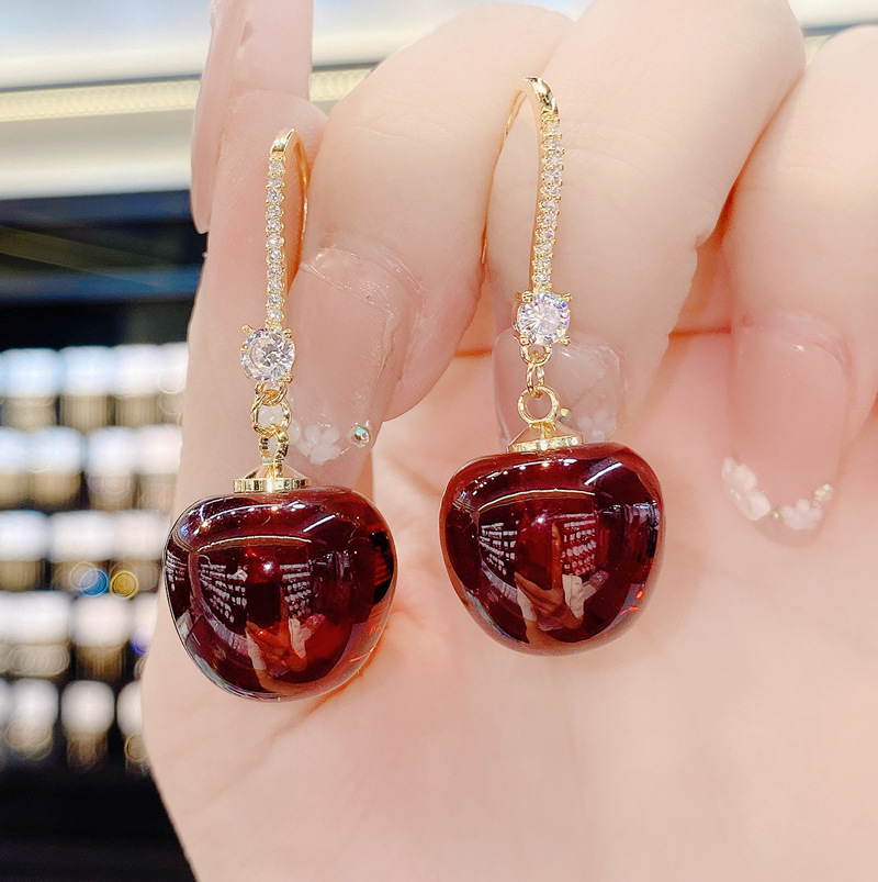 2021 New Trend Popular Red Cherry Cherry Earrings for Women Fashion Matchy Matchy Fashion Ear Hooks for Women