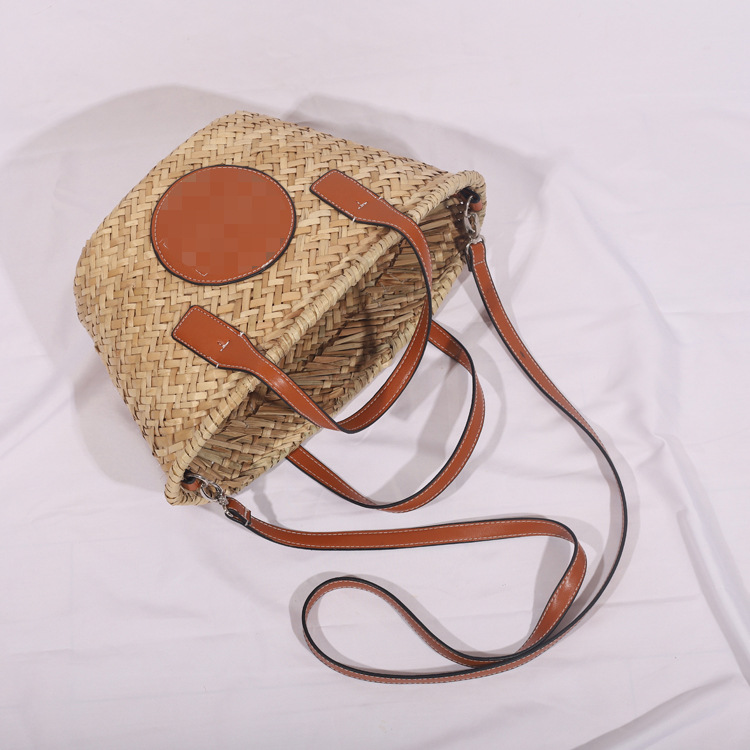 Straw bag women's bag ins natural water grass diagonal woven handbag European and American shoulder bag portable beach bag wholesale