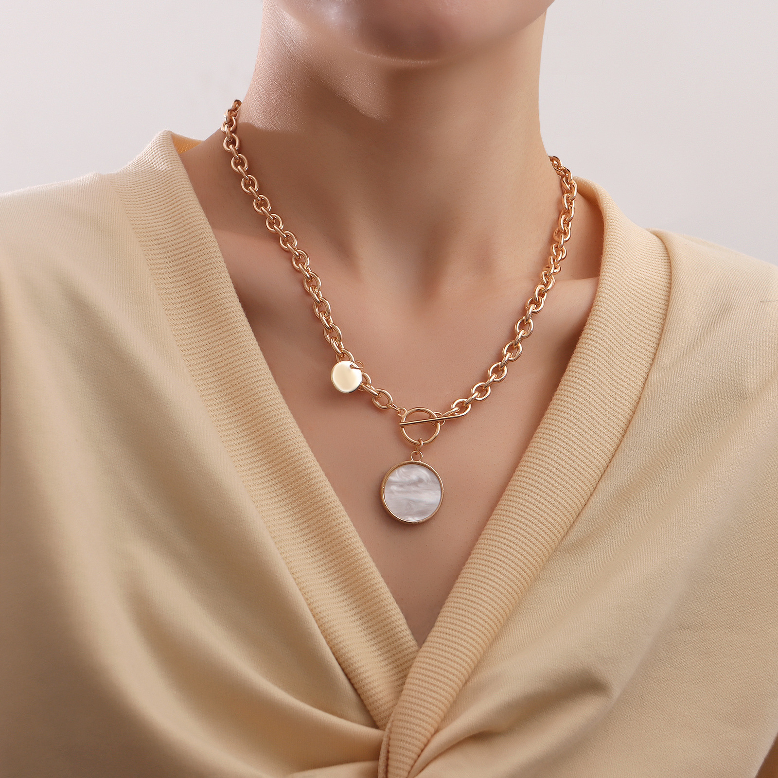 Jewelry punk clavicle chain niche design fritillary necklace women's trendy alloy sweater chain necklace