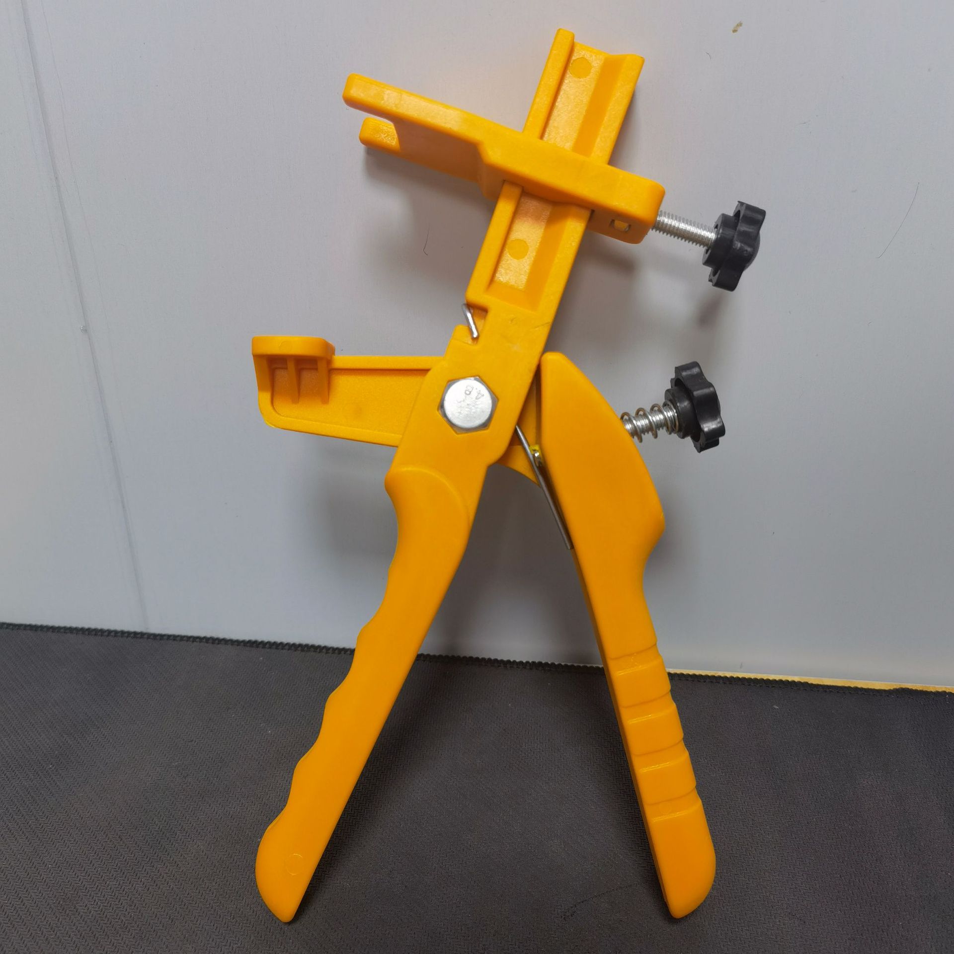 Tile Pusher Nylon Material Positioning Paving Tool Labor-saving Pliers Latch Base Leveler Nylon Pliers