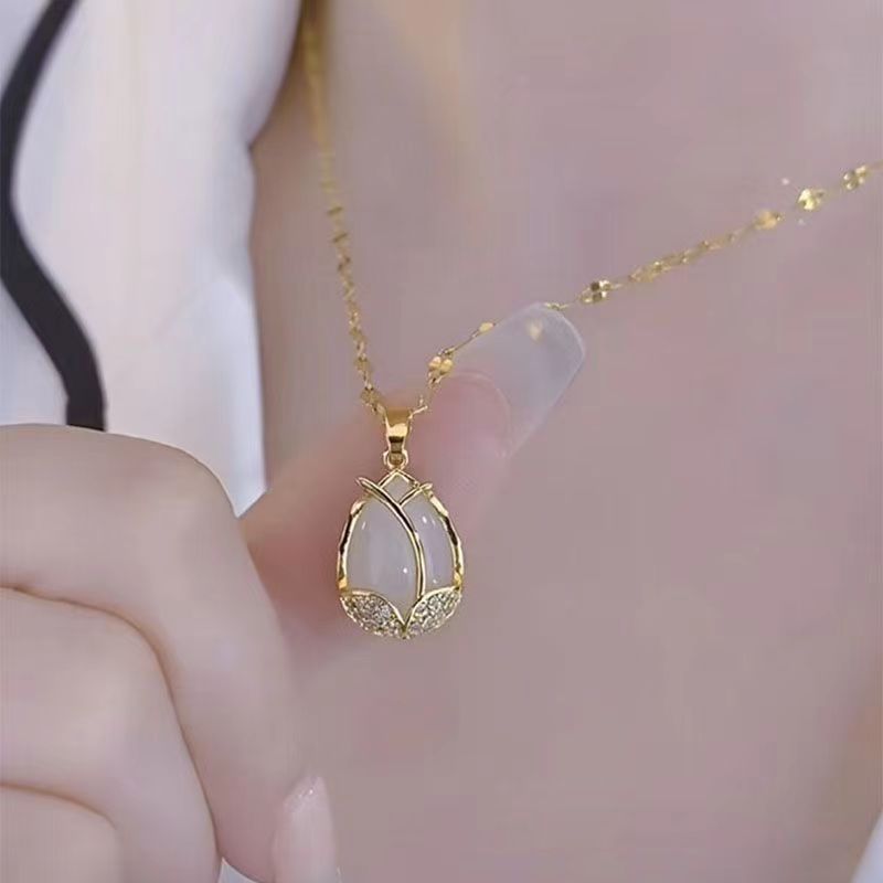 Necklace ins2024 New Fashion Light Luxury Niche Design Tulip Pendant Collarbone Necklace Women Temperament Jewelry