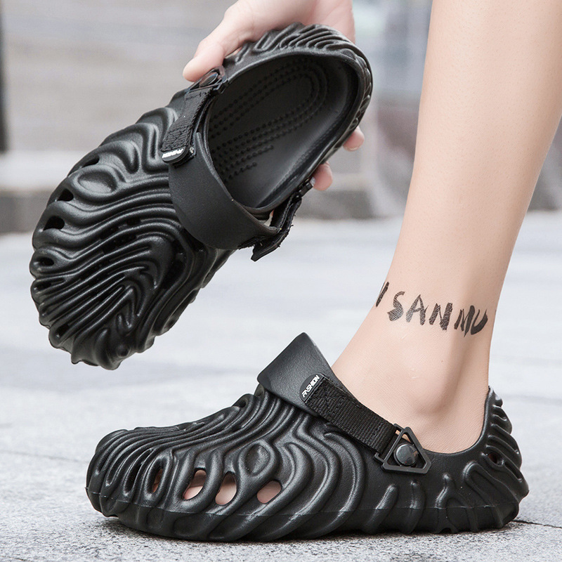 Fashion summer new casual men's excrement feeling baotou eva beach sandals men's summer hole shoes spot wholesale