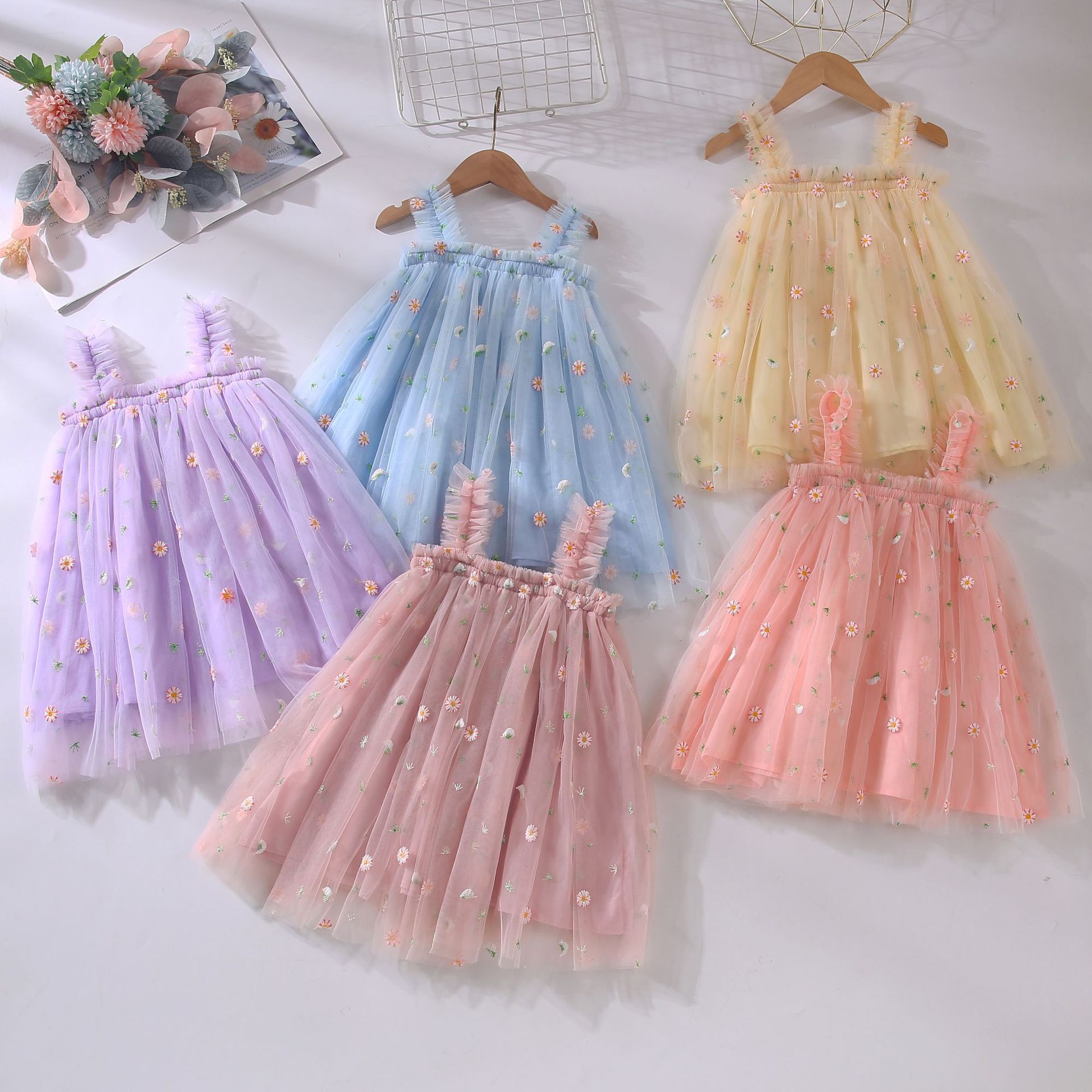 INS children's dress embroidered new strap girls' dress embroidered sweet gauze dress children's dress Princess dress wholesale