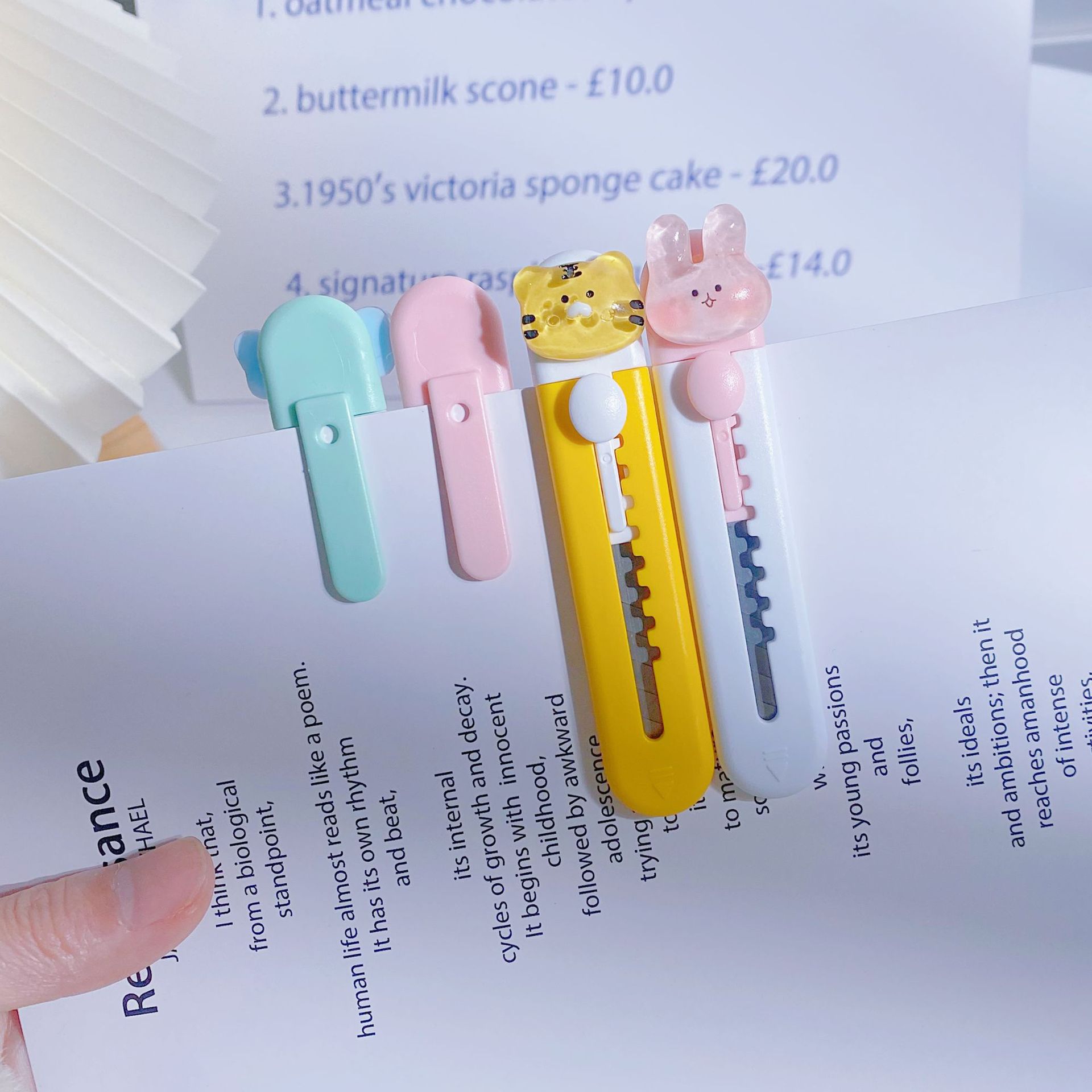 Candy color new animal art knife cartoon mini portable paper cutting knife express unpacking artifact knife girl heart