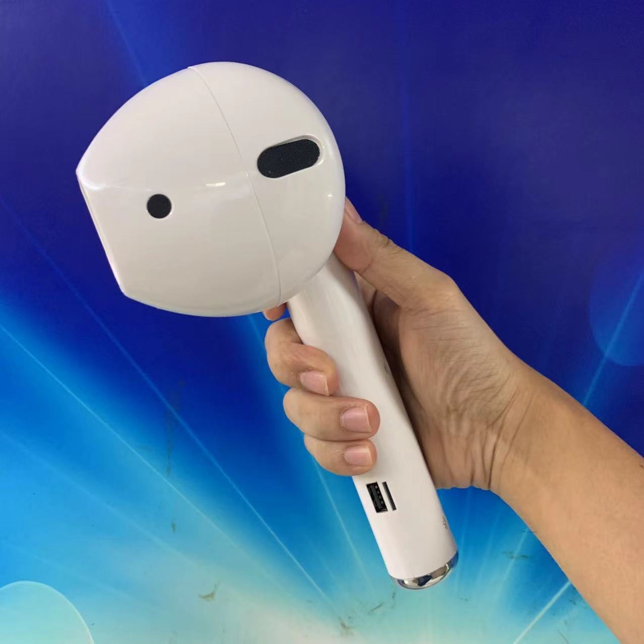 Large and super-sized earphone speaker with Bluetooth, features a second-generation Apple TWS Makaraon earphone
