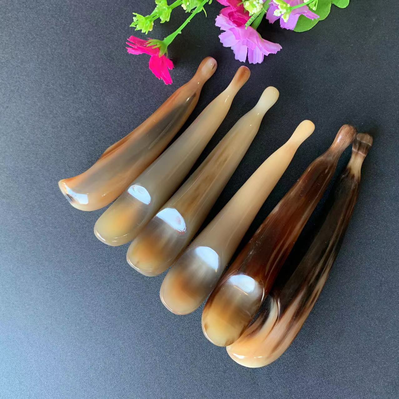 Natural horn dial by Rod flat head scraping plate point stick black and white massage stick horn comb factory wholesale