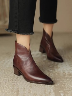 Pointed brown vintage Martin boots Women's British Style V-mouth short boots Women's Mid Heel chunky heel short boots