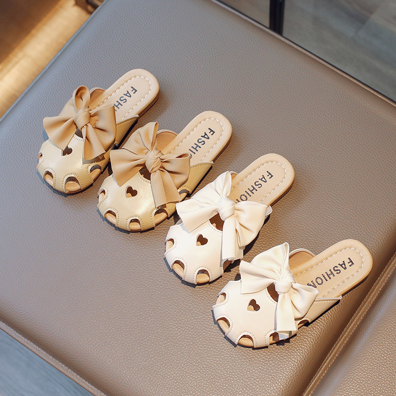 Girls' slippers 2023 Summer new Korean style fashionable outer wear closed toe slippers non-slip soft bottom little girl sandals fashion