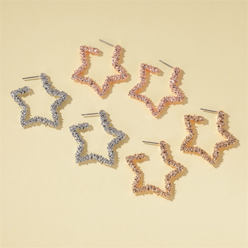 European and American New Earrings Internet Popular Style Elegant Carved Opening Love Earrings Simple Alloy Frosted Heart-shaped Earrings