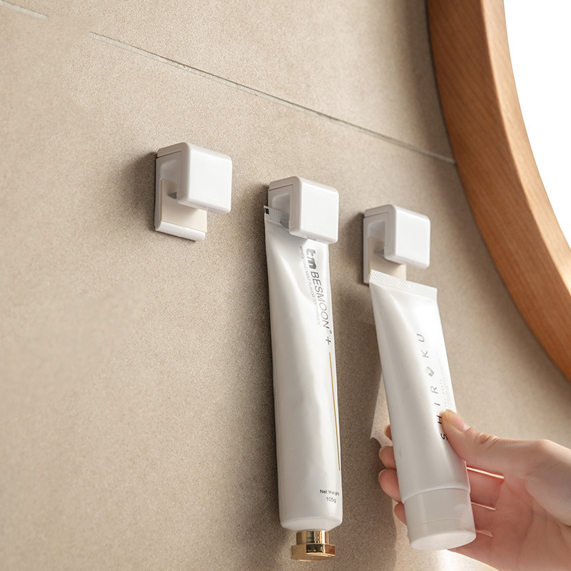 Bathroom toothpaste clip Japanese white seamless hook clip toilet facial cleanser hanging clip self-adhesive white hanging clip