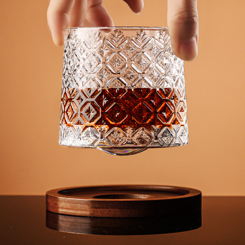 With base tumbler whisky glass cup Rotating Cup rotating decompression cup brandy Cup creative wine glass