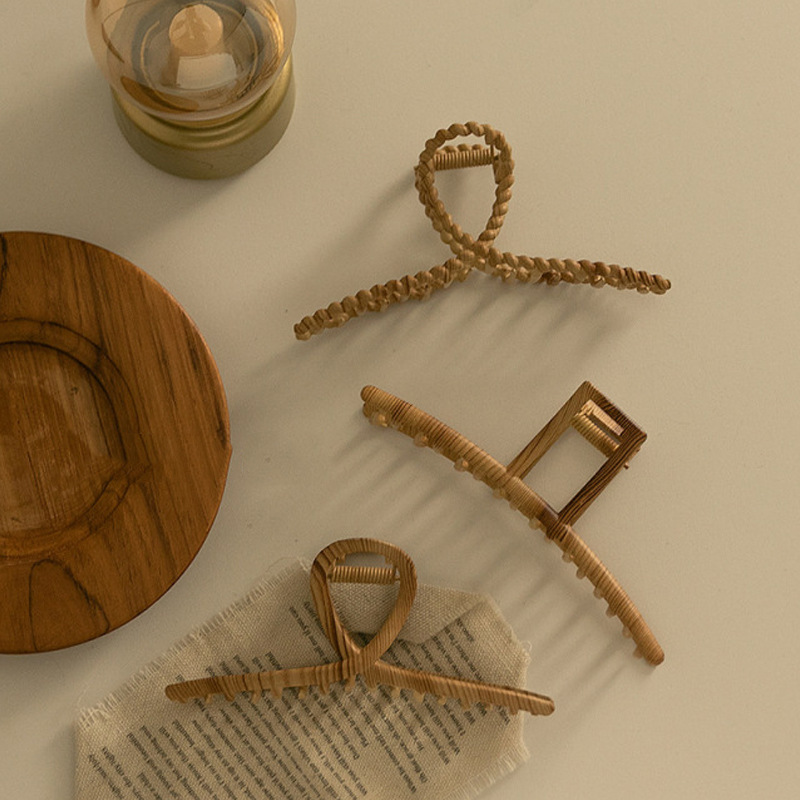Wooden Japanese Style Grab Clip French Retro Simple Niche Design Sense Large Hairpin 2021 New Fashion Women's Hair Accessories