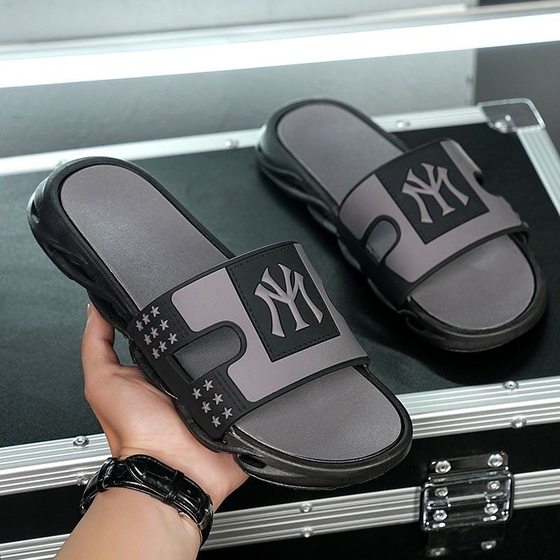 Slippers Men's Outdoor Wear Beach Anti-slip Trendy Sandals Summer Household Fashionable Casual Slides Outdoor Men's Slippers
