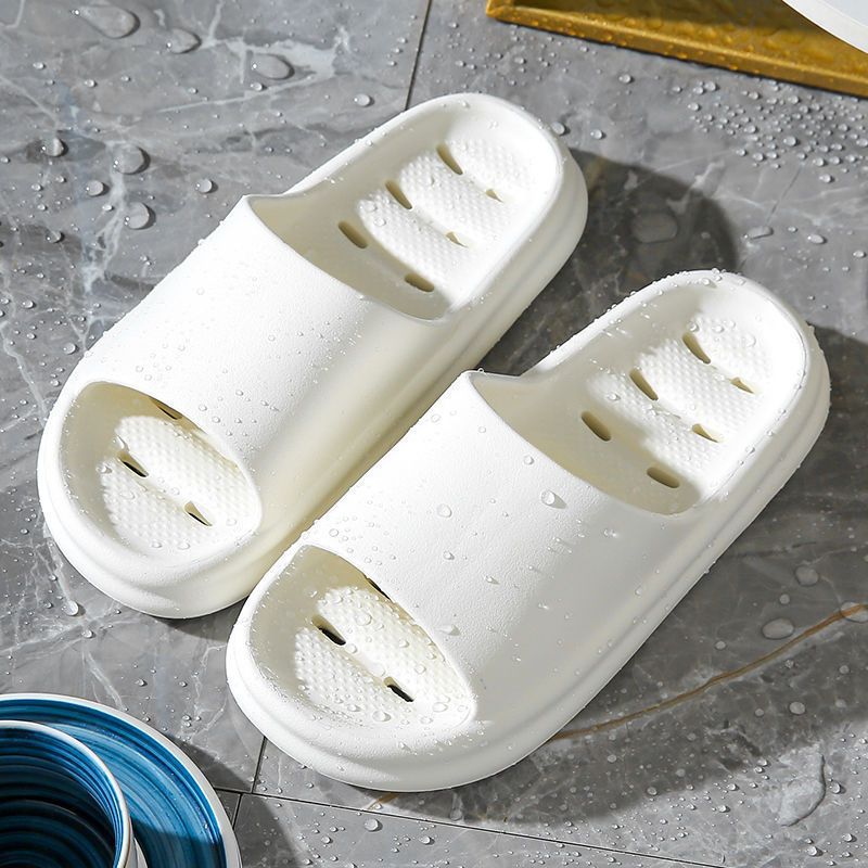 2023 new bathroom slippers summer stepping on excrement feeling leaking quick-drying indoor slippers home sandals wholesale