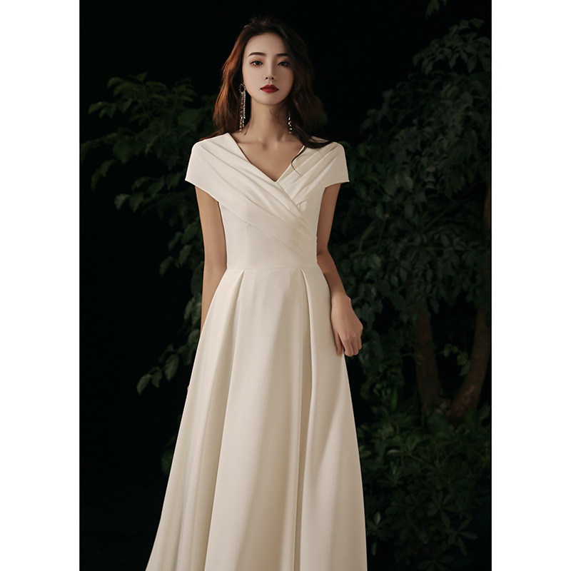White Annual Meeting Evening Dress 2024 New Spring and Winter Banquet Elegant Satin Wedding License Travel Light Wedding Dress V-Neck