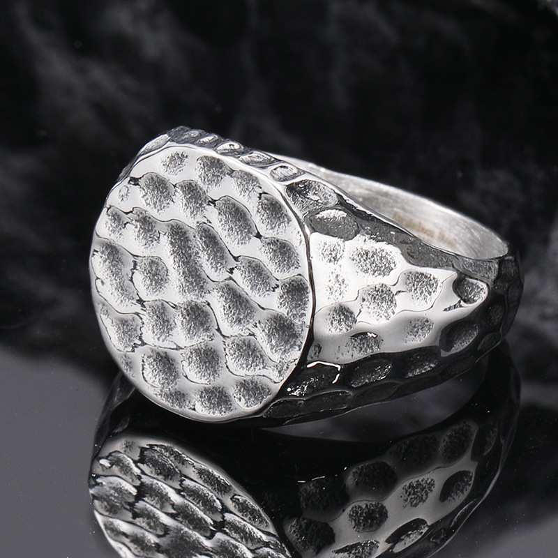 Crow titanium steel ring domineering fashion business men's ring simple variety of geometric solid ring spot