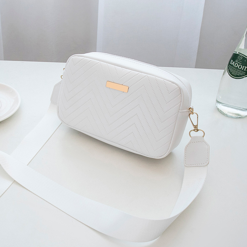 Women's bag 2023 new wave pattern small square bag embroidered Iron film camera bag casual shoulder bag one-piece delivery