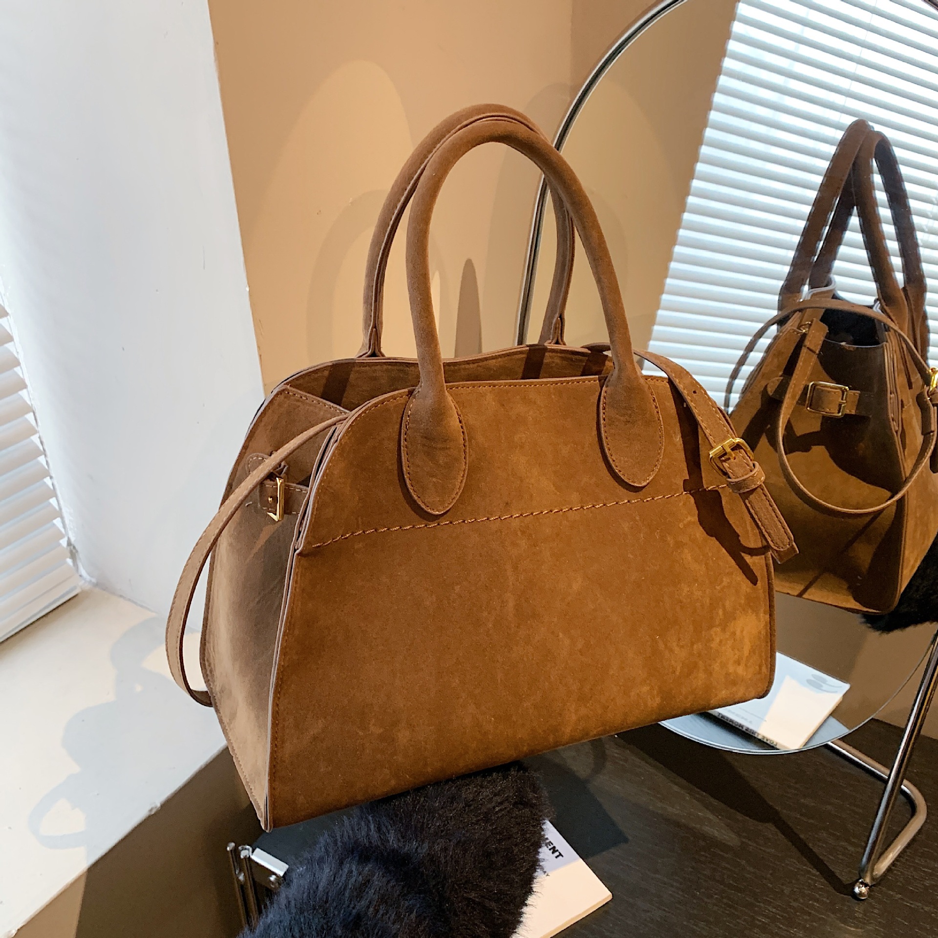 Cross-border Retro Large Capacity Handbag 2025 New All-match Light Luxury R. ow Frosted Commuter Women's Shoulder Tote Bag