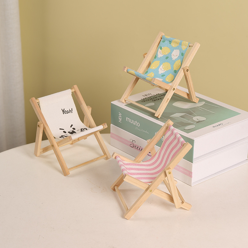 Creative small chair desktop wooden decoration mobile phone bracket pastoral style foldable display stand beach chair decoration