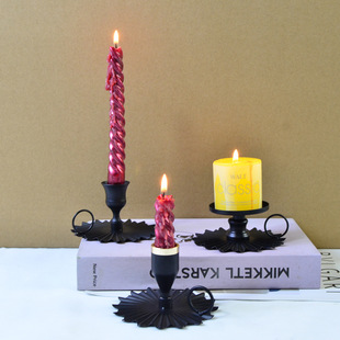 Creative wrought iron fan-shaped candle holder black hand-held aromatherapy candle Cup cross-border atmosphere decorative candle holder e-commerce supply