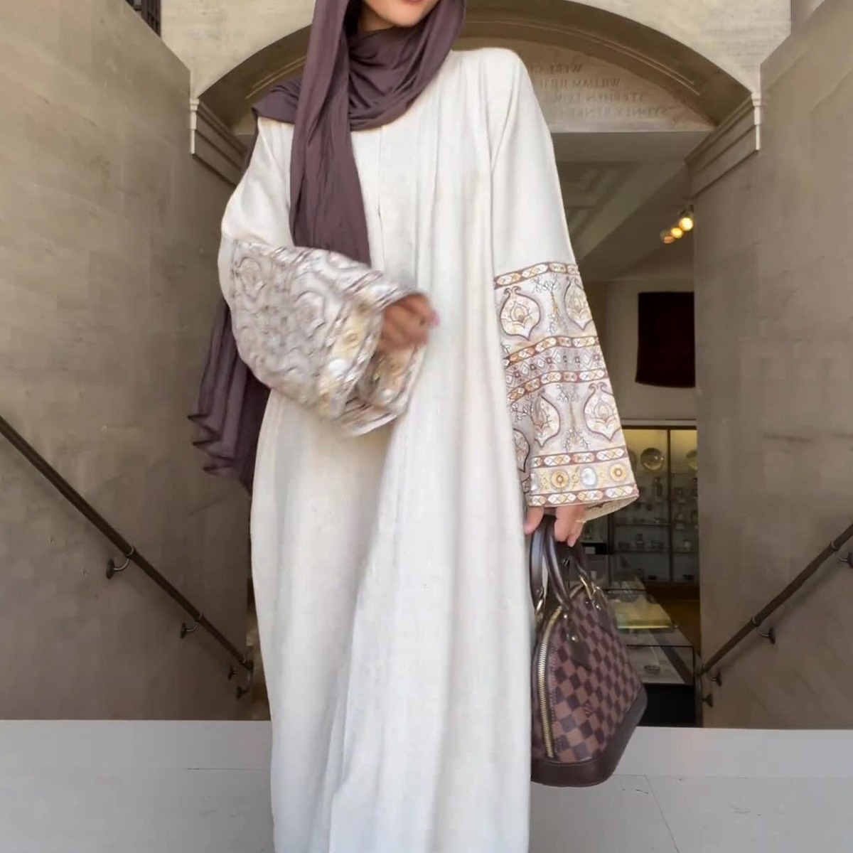 Middle East Muslim 2023 autumn new printed bohemian style puff sleeve loose retro dress for women