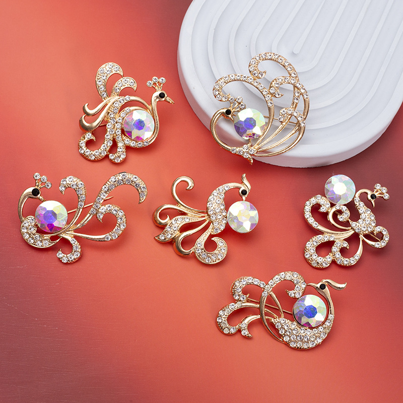 New European and American Fashion Peacock Brooch Women's Alloy High-end Animal Corsage Clothing High-end Accessories Brooch Jewelry