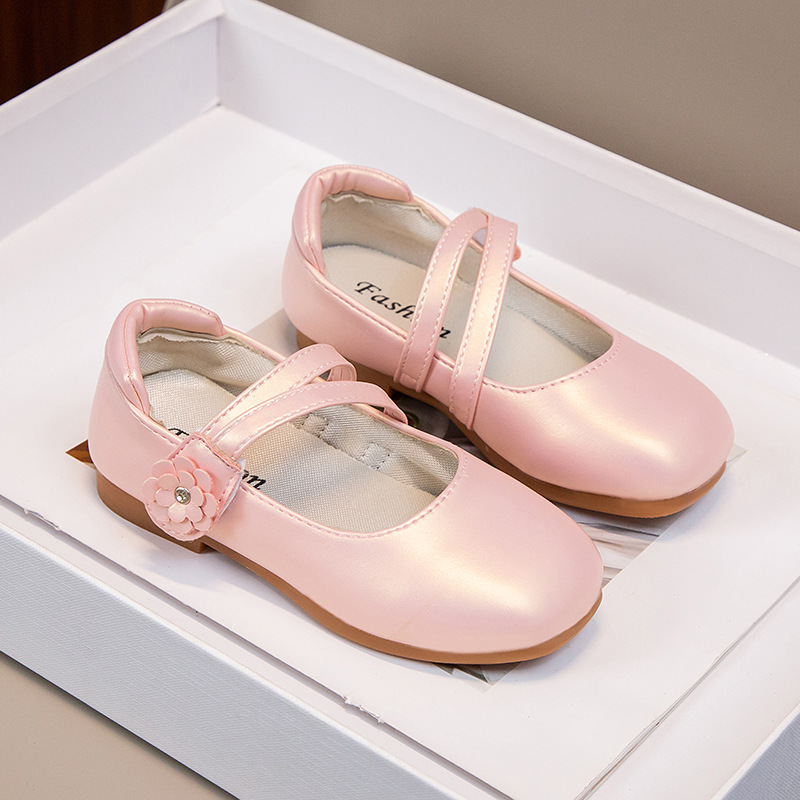 Girls' Leather Shoes 2024 New White Princess Dance Performance Spring and Summer Big Children's Baby Shoes Bean Students Korean Style