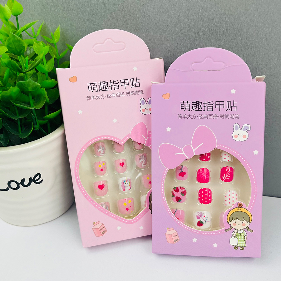 12 pieces children's nail patch cartoon safe waterproof non-toxic nail sticker little girl wearable removable manicure