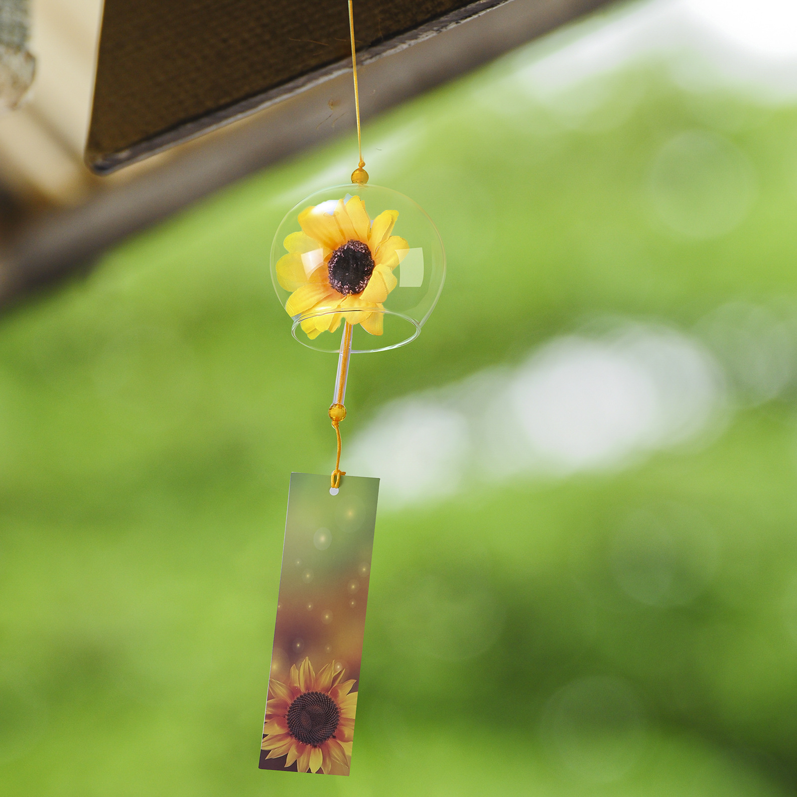 Flower wind chimes Japanese style glass outdoor waterproof card celebration artificial flower glass cover ornaments decoration scenic spot gift