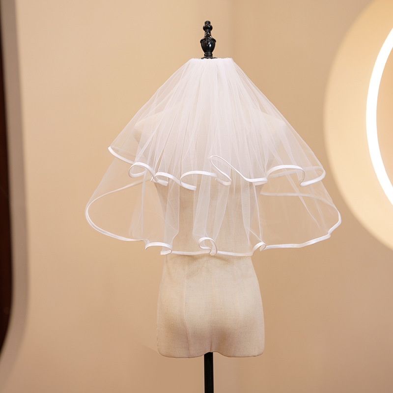 2022 New Children's Short Satin Edge Small Veil Bride Wedding Registration Wedding Dress Studio Simple Small Veil
