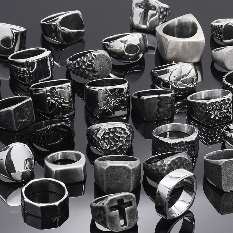 Crow titanium steel ring domineering fashion business men's ring simple variety of geometric solid ring spot