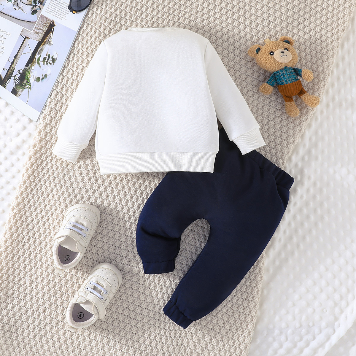 Cross-border foreign trade children's clothing autumn and winter New Cartoon letter hat bear embroidered sweater trousers two-piece set