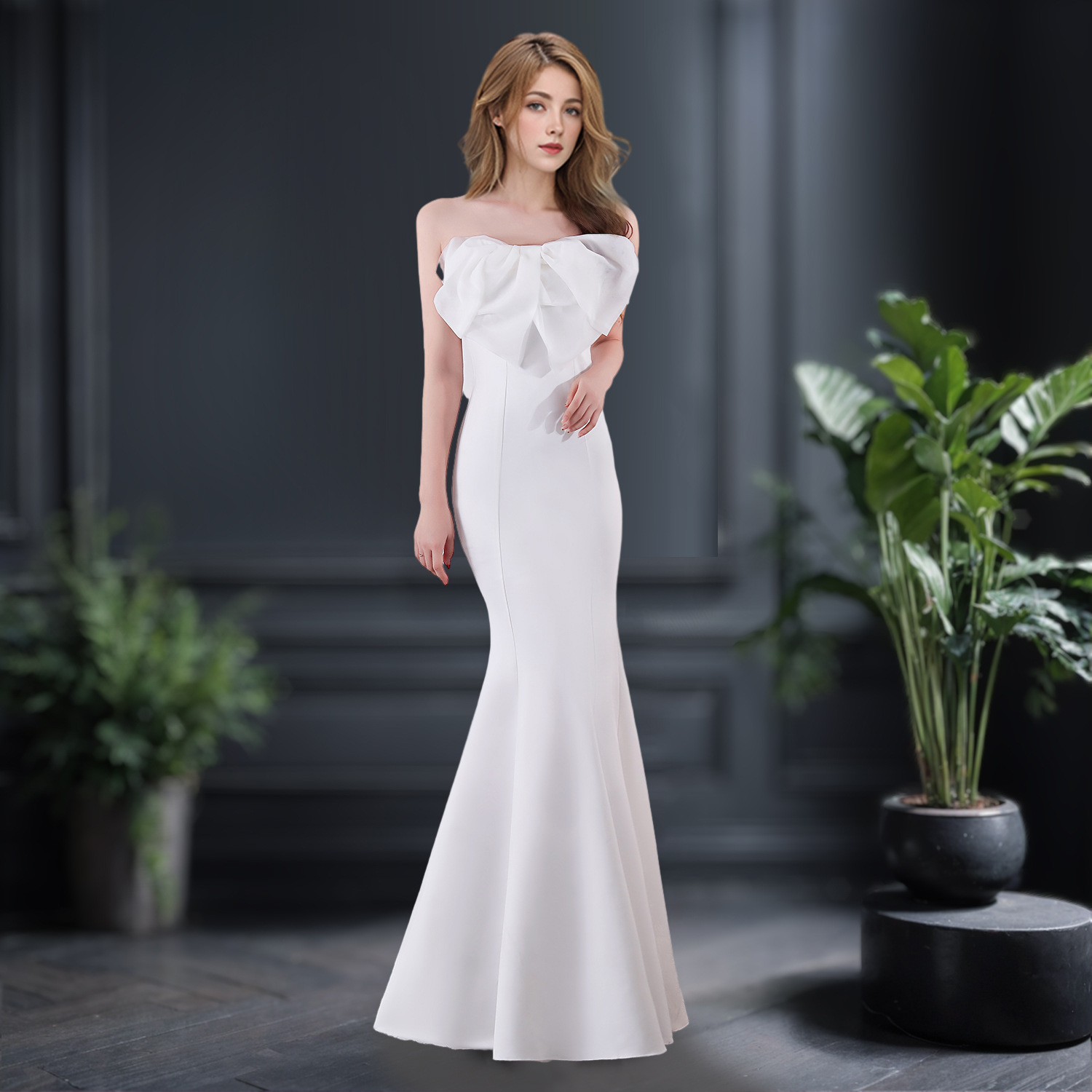 Evening dress women's high-end elegant simple Hepburn style banquet socialite niche tube top slimming long fishtail dress
