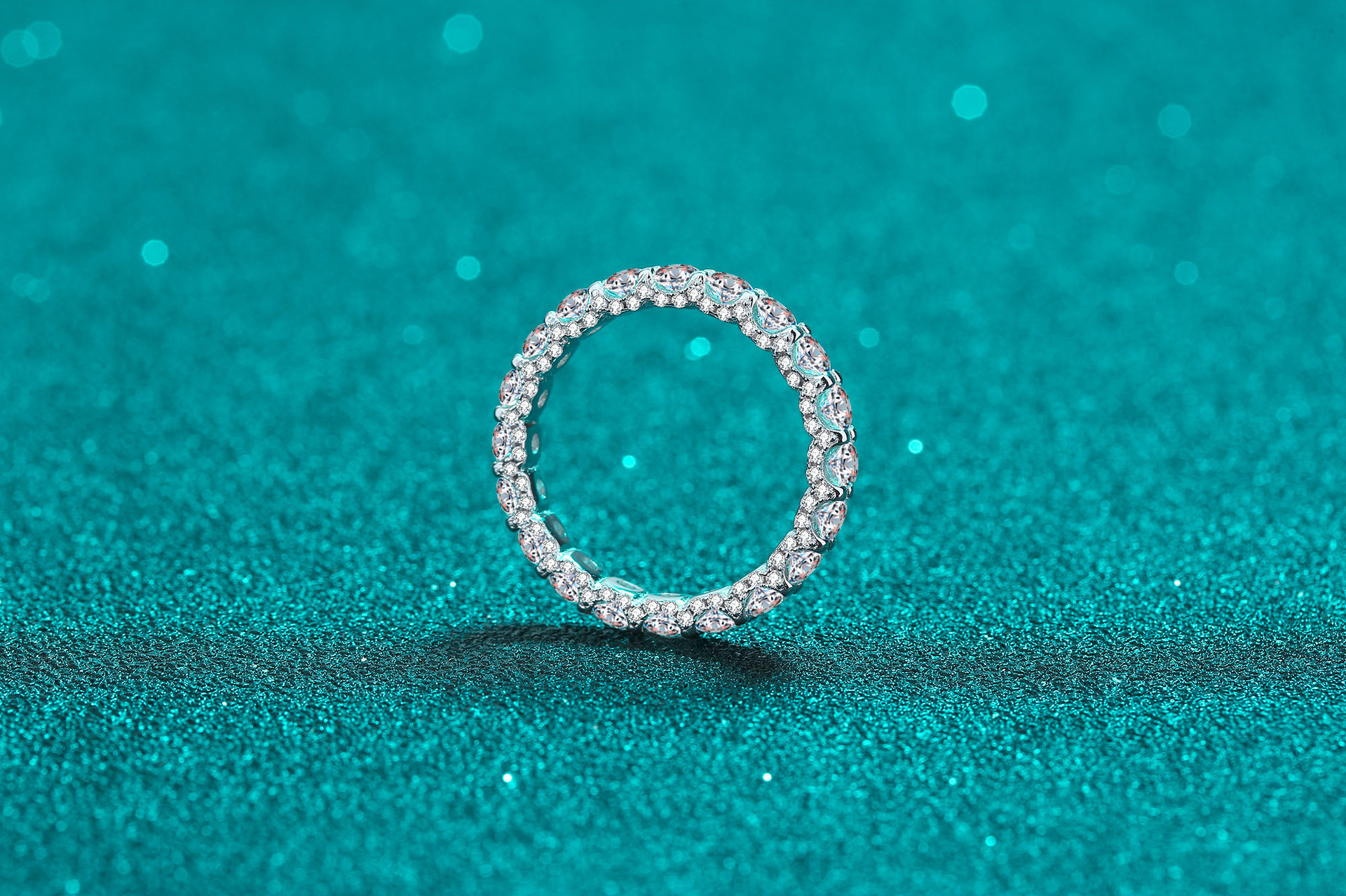 anello in argento sterling gruppo femminile anello moissanite intarsiato placcato oro pt950 matrimonio mesone fabbrica fornitura diretta all'ingrosso_voghion.com