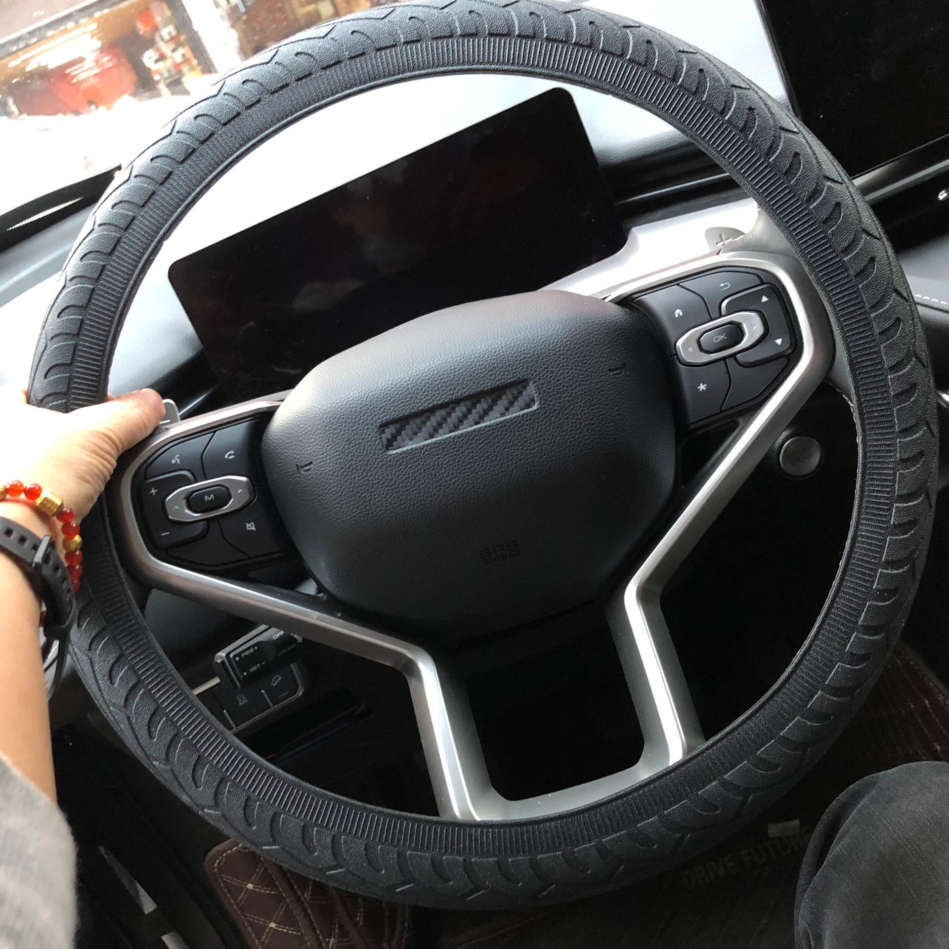 Car steering wheel cover silicone tire pattern steering wheel cover feel non-slip wear-resistant cover washable and easy to clean