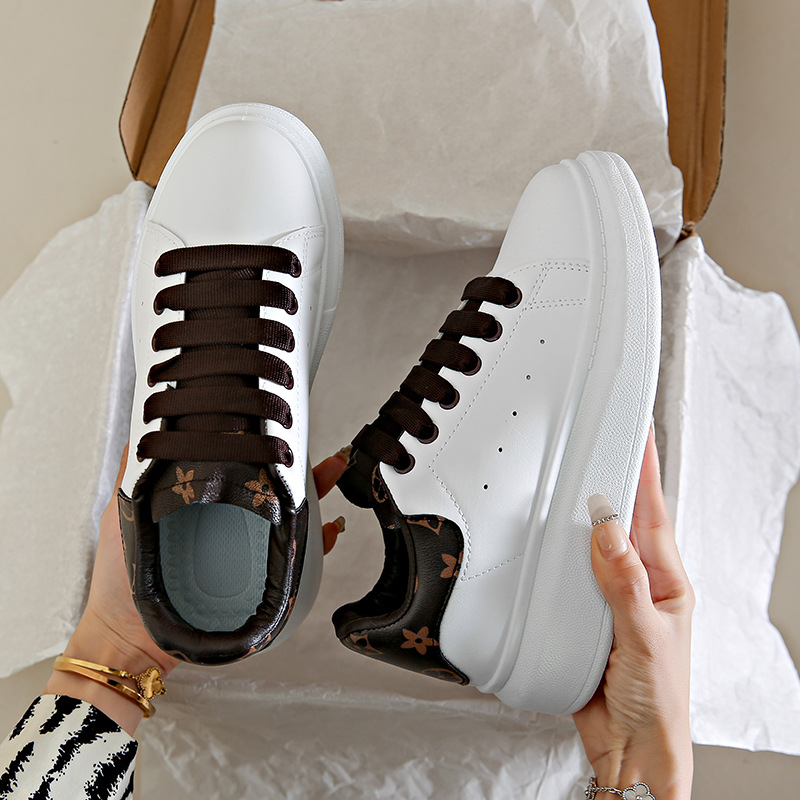 McQueen White Shoes Men's and Women's Leather Top Thick Sole Height Increasing Women's Shoes 2024 New Spring All-match Sports Casual Sneakers