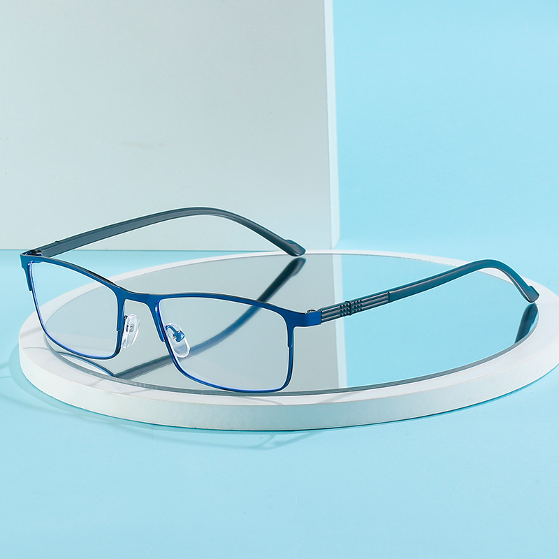 Wholesale Simple Metal Reading Glasses for Men and Women, Elderly Blue Light Blocking Reading Glasses, Far-Sighted Black Gun Blue Optional