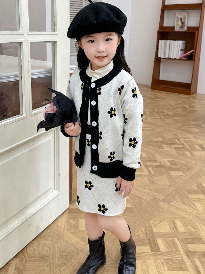 Children's girls' 2024 spring suit knitted sweater Korean style sports cardigan coat skirt trendy children's clothing baby