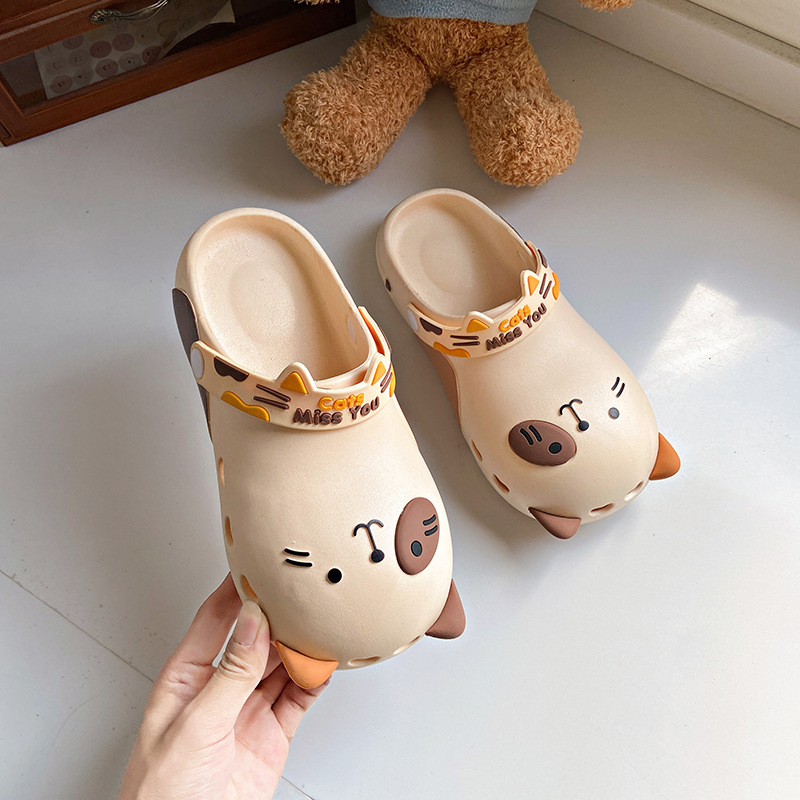 Poop feeling closed toe slippers summer student cartoon kitten internet celebrity thick bottom hole shoes women's outer wear wear-resistant beach shoes