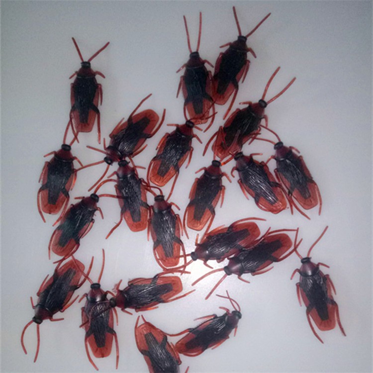 Halloween simulation cockroaches April Fool's Day fake cockroaches realistic cockroaches trick Xiaoqiang trick toy manufacturers wholesale