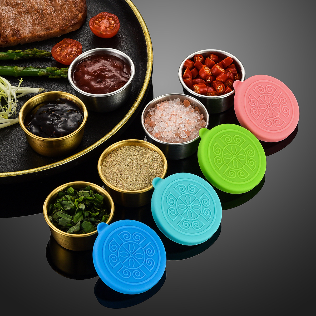 Cross-border 304 stainless steel sauce cup with silicone lid 50ml dip cup sealed outdoor portable sauce seasoning dish