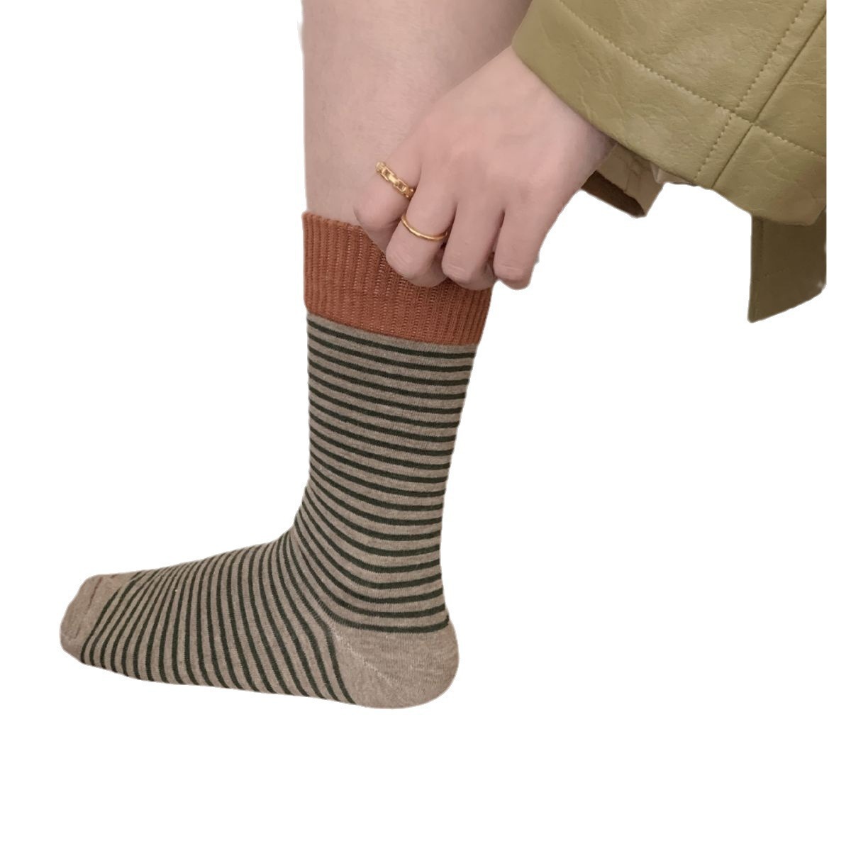 Maillard contrast color thread Korean style Dongdaemun ins pile Socks striped socks retro atmosphere Super Korean women's socks