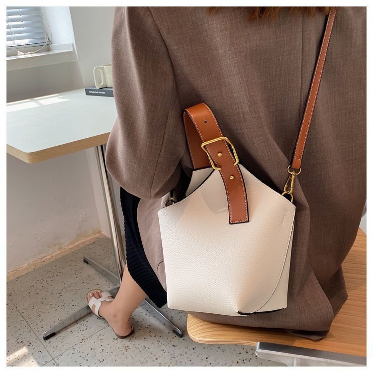 Γυναικεία τσάντα χονδρικής χονδρικής τσάντα εξειδικευμένου σχεδιασμού γυναικεία τσάντα σε αντίθεση χρώματος τσάντα κουβά τσάντα καλαθιού φαγητού_voghion.com