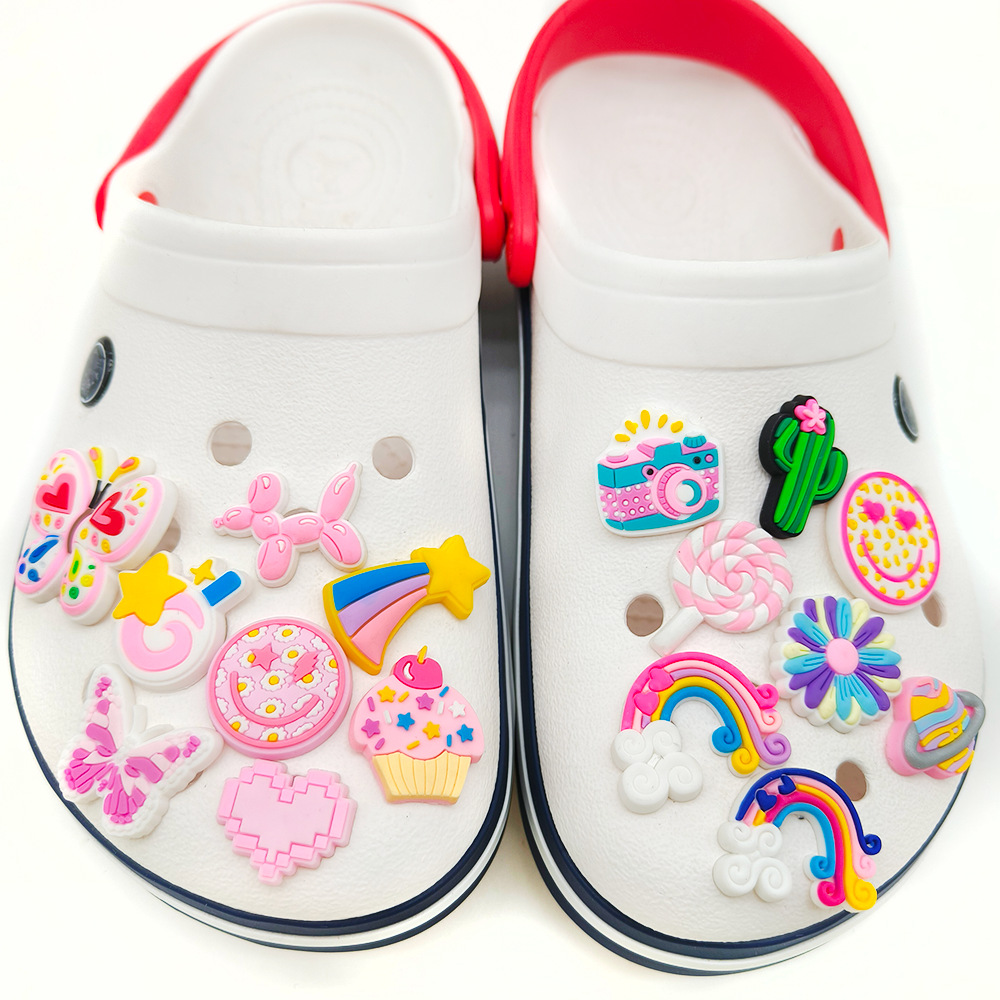 Cute small fresh light powder hole shoes shoes flower decorative buckle soft rubber DIY shoe accessories accessories Amazon wholesale