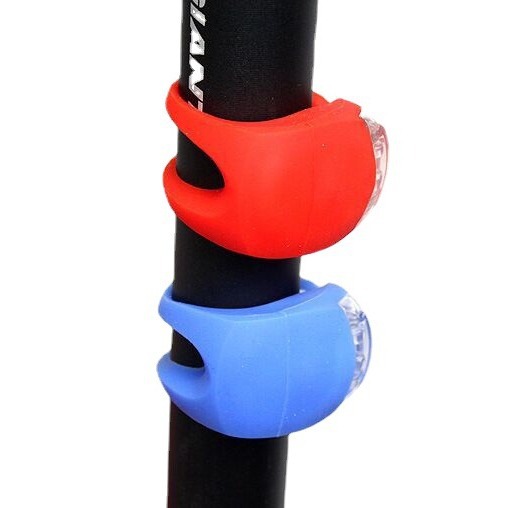 Wholesale five generation frog lamp beetle lamp silicone lamp mountain bike tail light frog lamp bicycle equipment accessories
