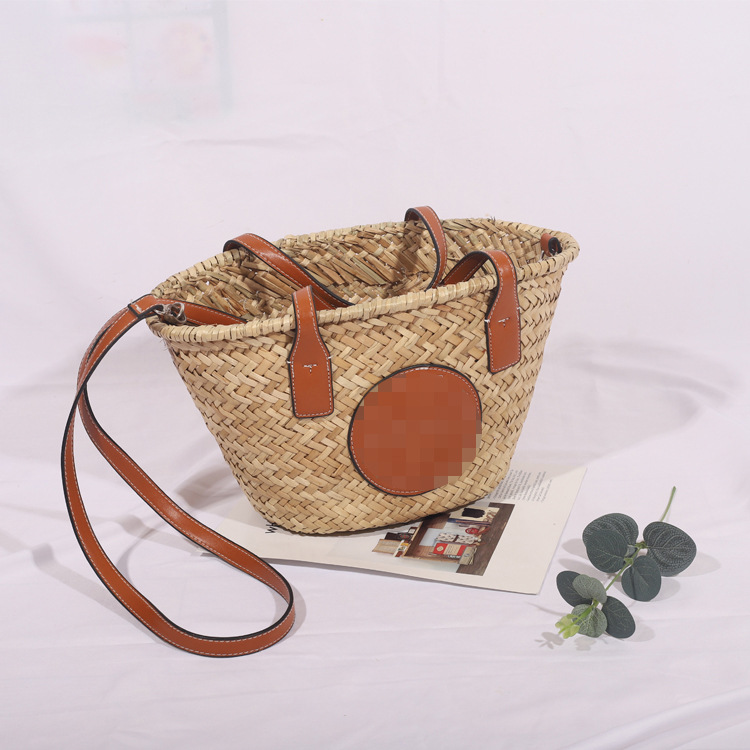 Straw bag women's bag ins natural water grass diagonal woven handbag European and American shoulder bag portable beach bag wholesale
