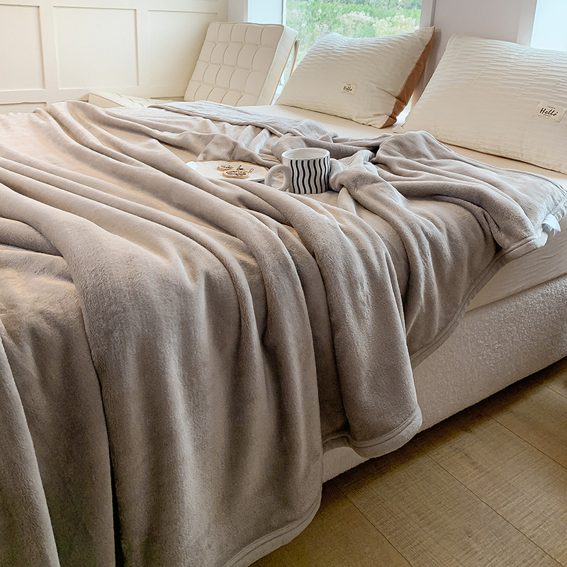 European-style New Flannel Blanket Nap Blanket Class A Office Blanket Student Dormitory Gift Blanket Blanket Wholesale
